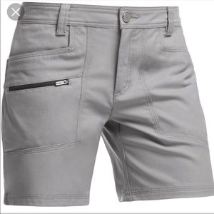 Icebreaker terra shorts size  30 wool blend euc